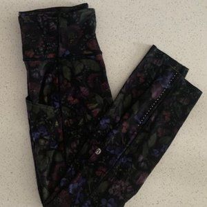 Lululemon Fast & Free Tight Sz 6 Dark Floral Print
